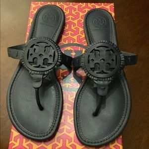 BRAND NEW! Tory Burch Fringe Miller Sandal - Black - size 8.5